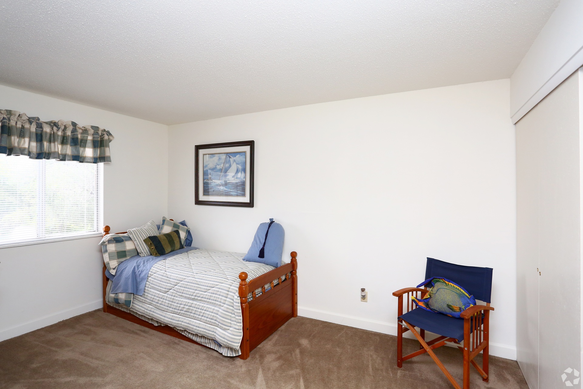 Woodlands Apartments third bedroom in Saint Louis, MO