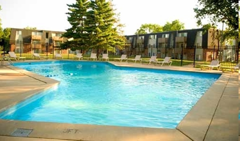 Woodlands Apartments swimming pool in Saint Louis Missouri